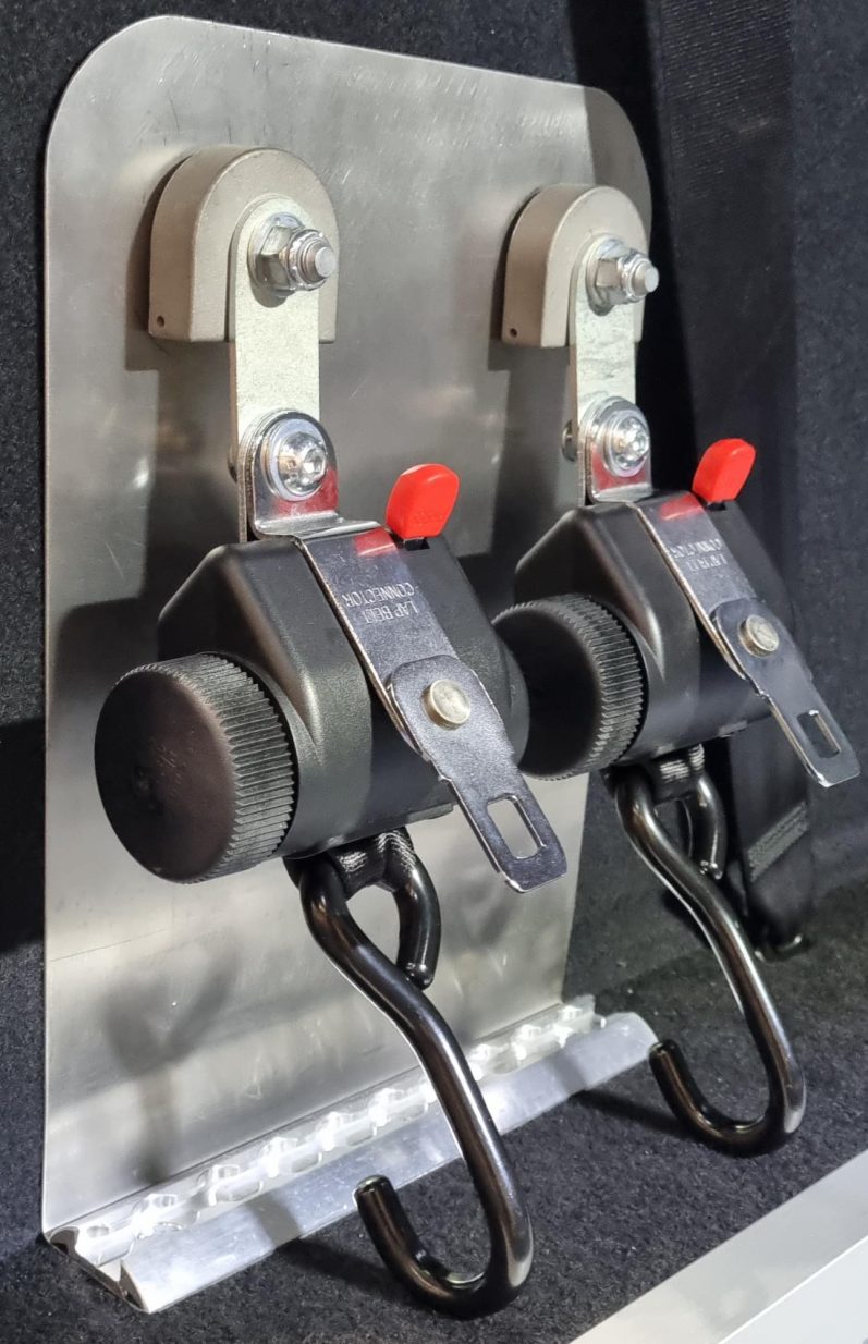 Optionale Ausstattung: Halterung Handradspanner